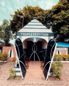TEMPLE DES PYTHONS